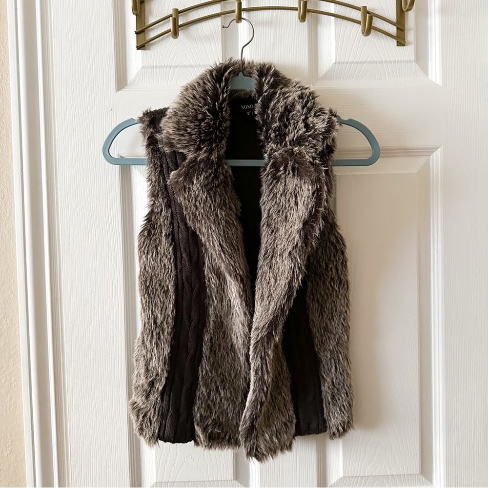 Like new! Cropped Faux Fur Knit Vest